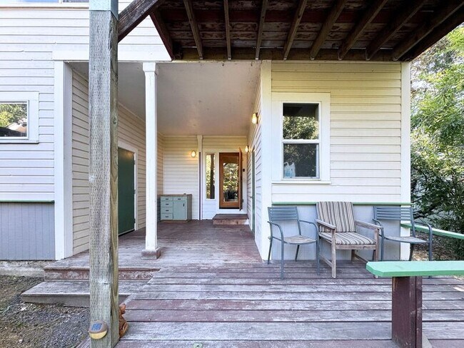 Building Photo - 346 N Grand St