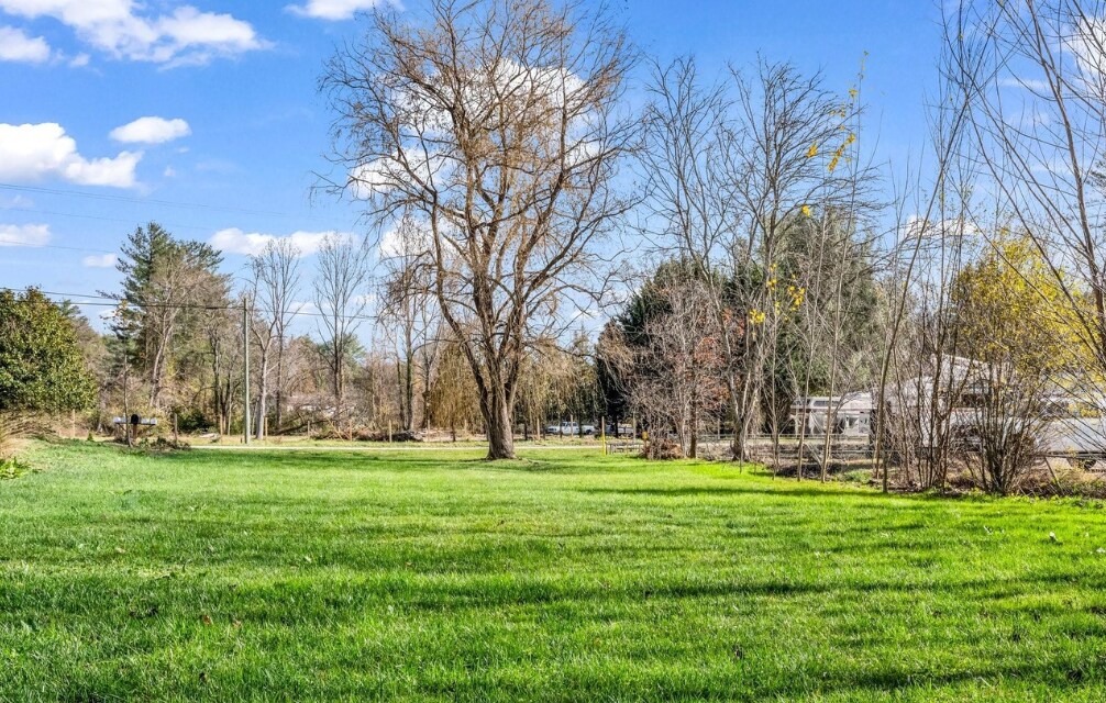 Green space - 530 Whispering Hills Dr