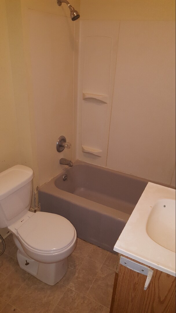 Building Photo - $795 - 2 bed 1 bath - Single Family Home