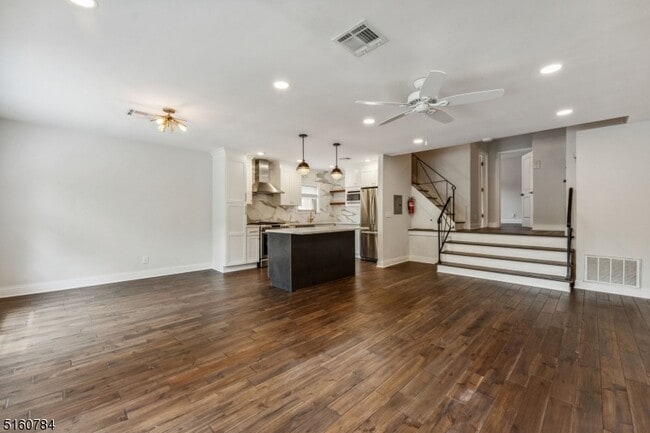 Building Photo - 31 Upper Mountain Ave