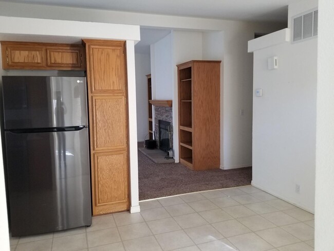 Building Photo - Oak View- Three bedroom home with Mountain...