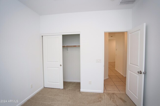 Building Photo - 9210 W Willow Bend Ln