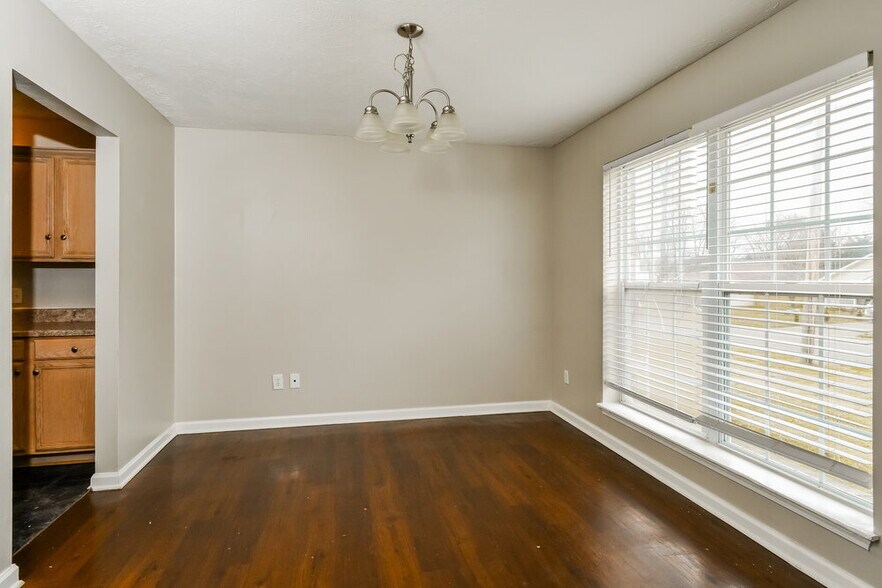 Building Photo - 878 Lavergne Ln