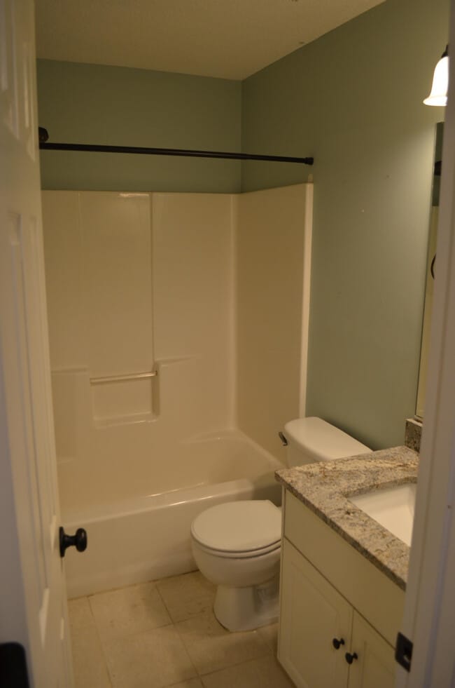 Building Photo - 638 Devon Rd