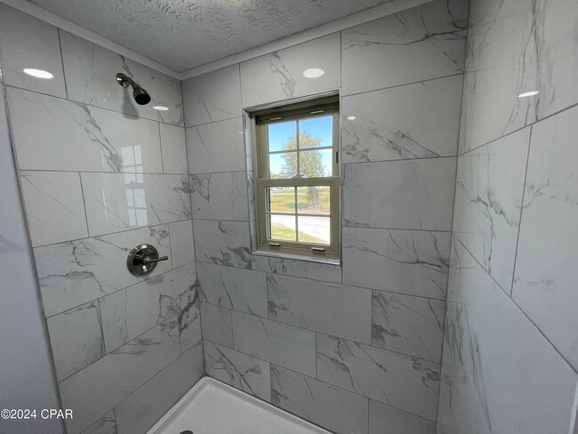 Building Photo - 112 Parker Village Cir