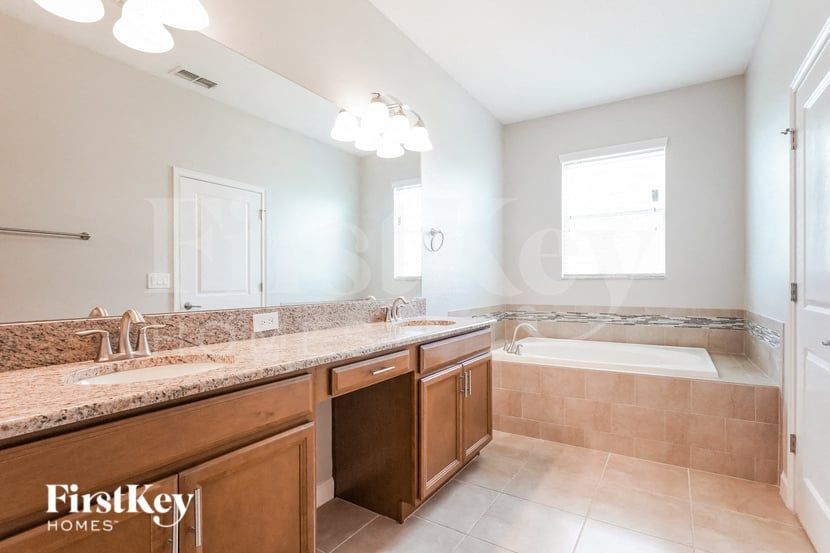 Building Photo - 4664 Egg Harbor Dr