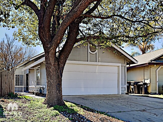 Building Photo - 4430 Sunrise Ct