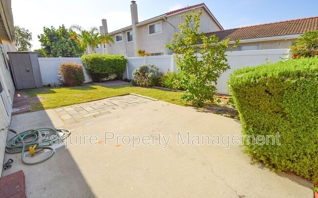 Building Photo - 1300 Gina Dr