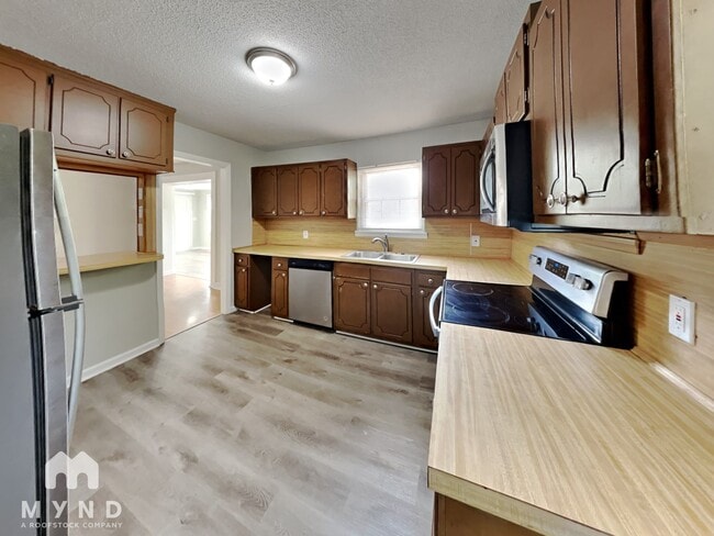 Building Photo - 2308 Oakstone Cir