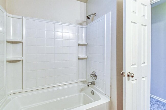 Building Photo - 18012 Andalucia Dr