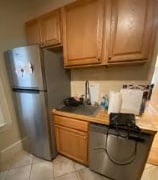 Images are representative samples of the advertised unit. Actual units shown during tours may differ - 11 Burney St