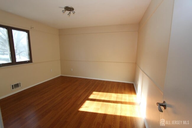 Building Photo - 138 Leah Ct