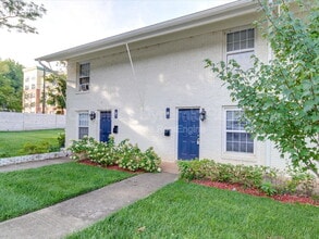 Building Photo - 325 S Gardner Ave