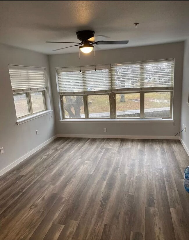 Building Photo - 3BD / 2.5BA Completely Remodeled Townhome W/ Garage, Minutes From UofA Campus