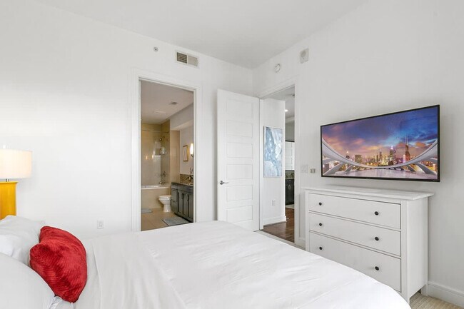 Building Photo - 101 Bowen St