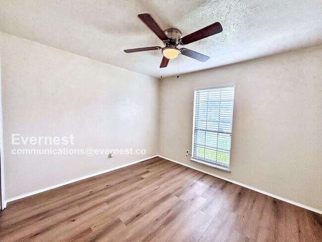 Building Photo - 5538 W Ridgecreek Dr