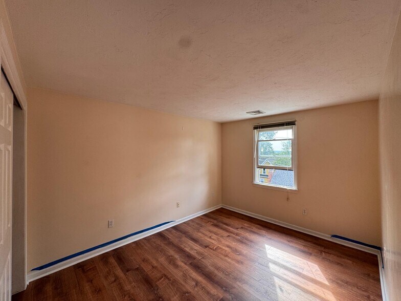 Building Photo - 118 Montclair Ave