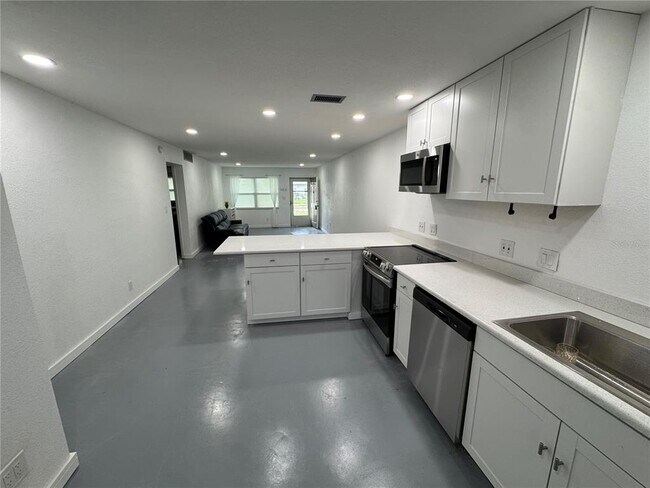 Building Photo - 5720 13th Ave N