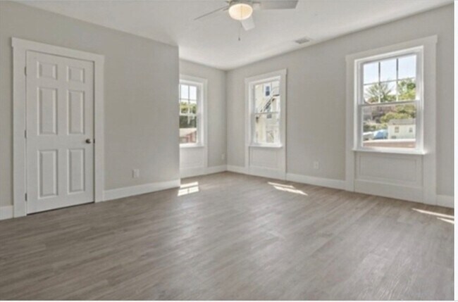 Building Photo - 1540 Purchase St