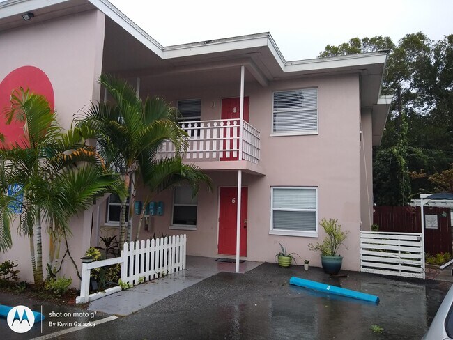 Building Photo - 311 Avanda Ct