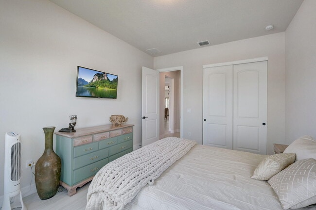 Building Photo - 9234 Balsamo Dr.