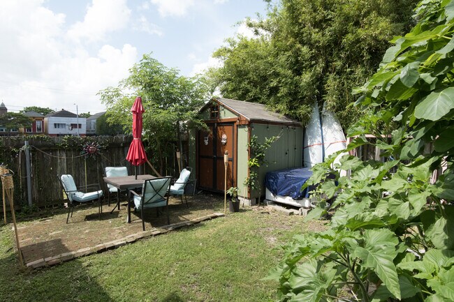 Building Photo - 1116 Mandeville St