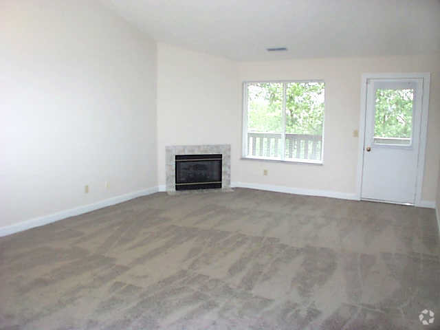 Living Room - Bridgewater Park Apartments