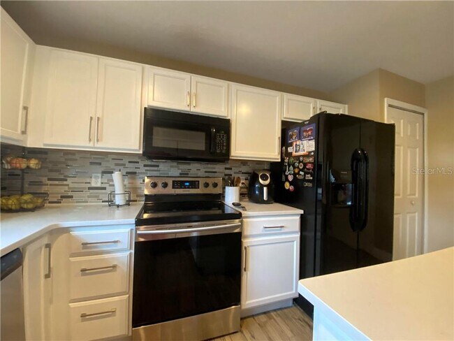 Building Photo - 2923 Puerta Del Sol Blvd