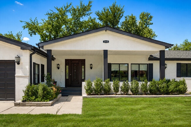 Building Photo - 3825 Maple Ave