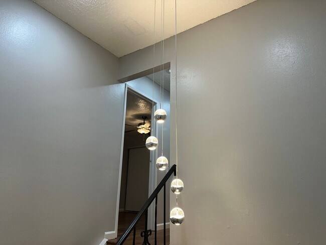 Building Photo - SE Desert Inn and Eastern!! Townhouse with 2 parking Spaces!! Recent Remodel!!
