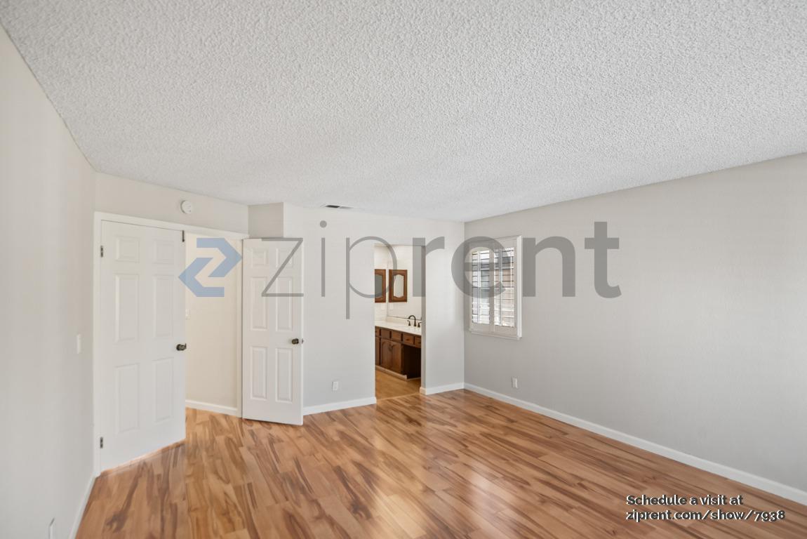 Building Photo - Unit
