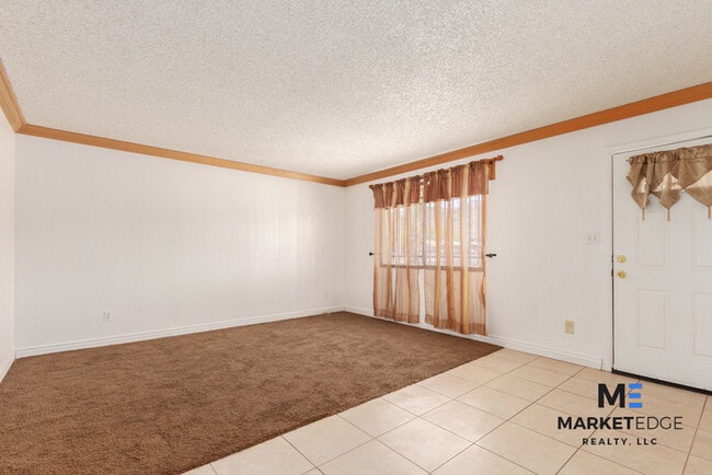 Building Photo - 2Bed/2Bath House at 24th St/Baseline! Appl...