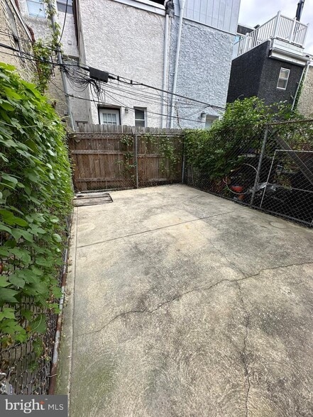 Patio - 1621 Olive St