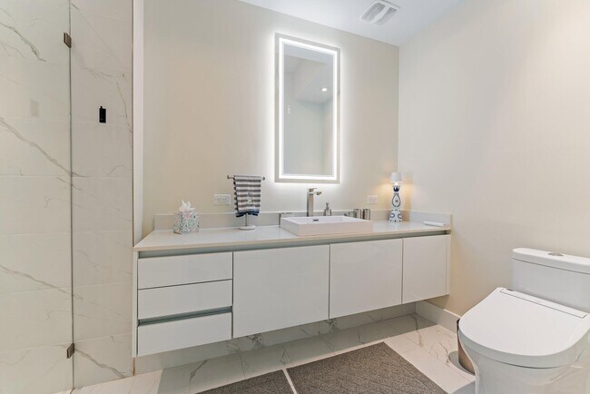 Building Photo - 3100 N Ocean Dr