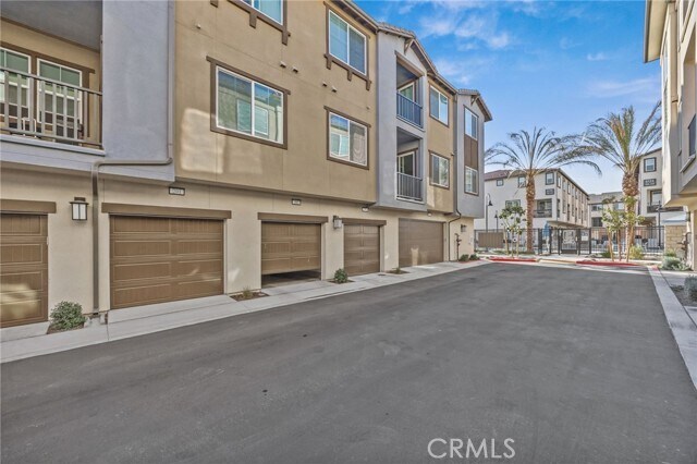 Building Photo - 6137 Valentina Wy