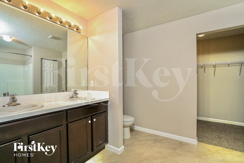 Building Photo - 4285 SW Walker St