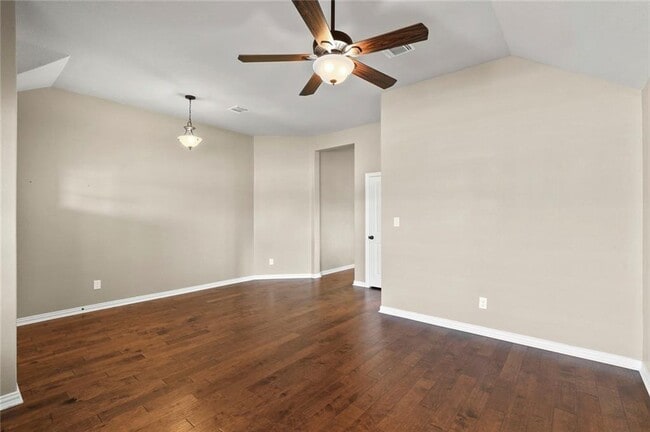 Building Photo - 2913 Consuelo Wy