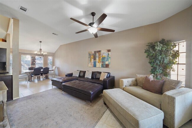 Building Photo - 10035 Red Wolf Ln