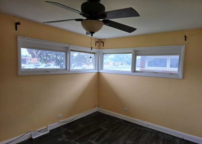 Building Photo - Charming 3-Bedroom Ranch with Modern Updates and Ample Parking