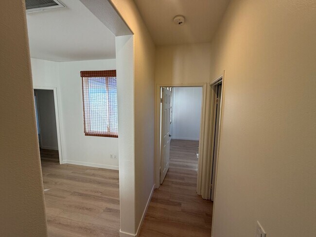 Building Photo - Spacious 3-Bedroom Home in the Andorra Community of Valencia!