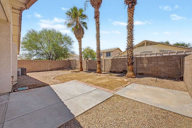 Building Photo - 12570 Desert Flower Rd
