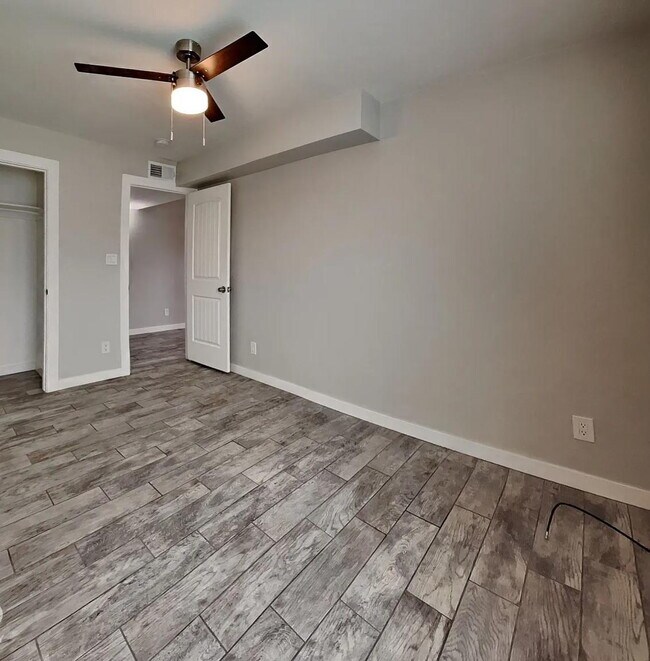 Building Photo - Stylishly Updated 2BR/1BA – Single-Level Living at Its Best! $500 MOVE IN SPECIAL ACT TODAY!!!!!