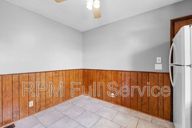Building Photo - 3127 Larkspur Dr