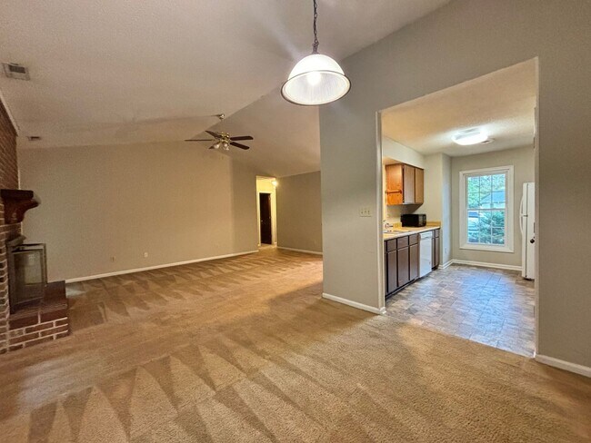 Building Photo - 255 Bayberry Ct