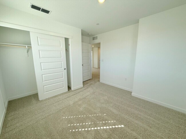 Building Photo - 10370 Bayson Wy