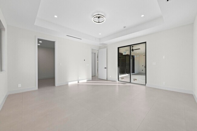 Building Photo - 621 NW 42nd Ave