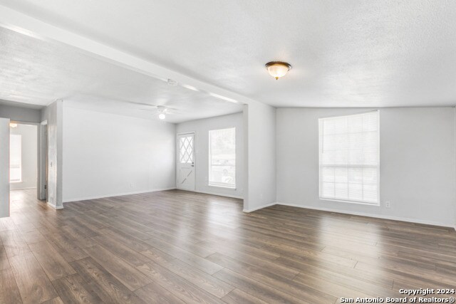 Building Photo - 6139 Lawn Valley Dr