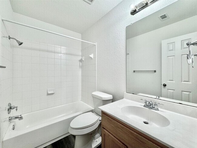 Building Photo - 1015 Aiken Dr