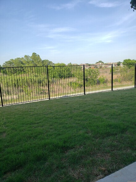 Building Photo - 9008 Bison Creek Dr