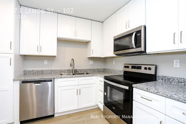 Building Photo - 927 E Lemon St